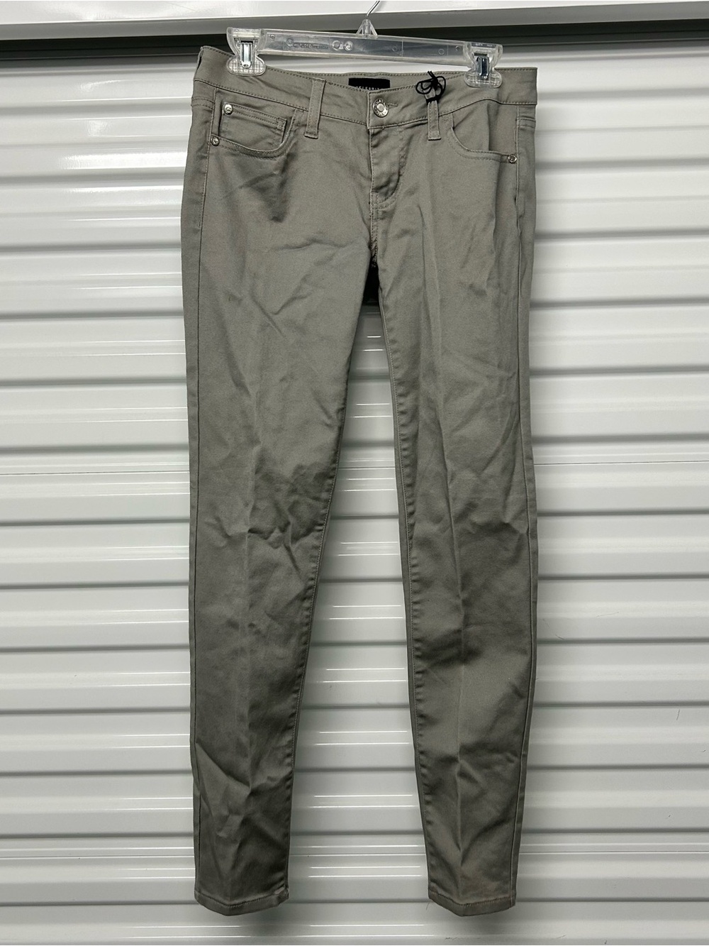Celebrity Pink Skinny Pants in Gray